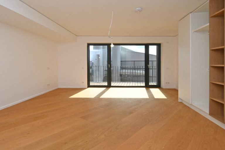 Immobilienangebot - Hamburg - Alle - Moderne 2-Zimmer-Wohnung mit 2 Balkonen im Herzen der Hafencity Hamburg – Erstbezug im 11 Decks!
