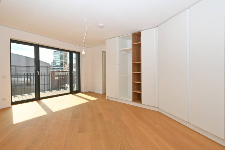 Immobilienangebot - Hamburg - Alle - Moderne 2-Zimmer-Wohnung mit 2 Balkonen im Herzen der Hafencity Hamburg – Erstbezug im 11 Decks!