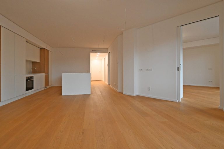 Immobilienangebot - Hamburg - Alle - Moderne 2-Zimmer-Wohnung mit 2 Balkonen im Herzen der Hafencity Hamburg – Erstbezug im 11 Decks!