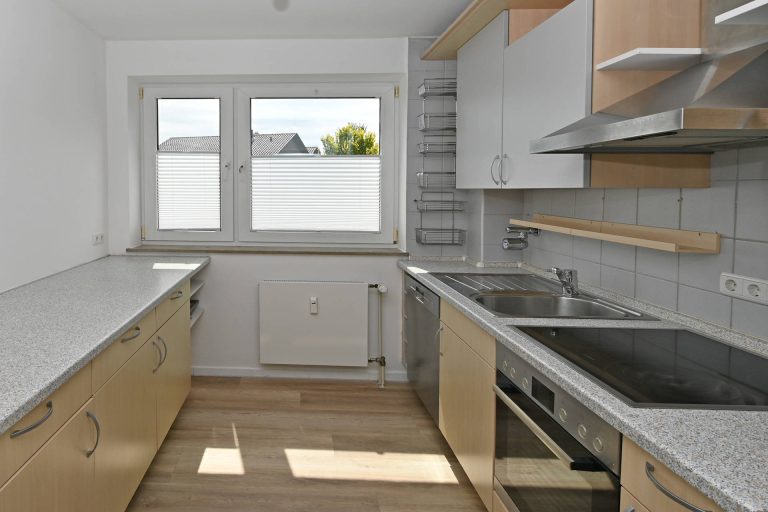 Immobilienangebot - Großhansdorf - Alle - Großzügige und ruhige 3 Zimmer Wohnung im Herzen von Schmalenbeck mit 2 Balkonen und 2 Stellplätzen!