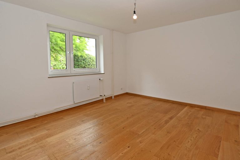 Immobilienangebot - Großhansdorf - Alle - Großzügige und ruhige 3 Zimmer Wohnung im Herzen von Schmalenbeck mit 2 Balkonen und 2 Stellplätzen!