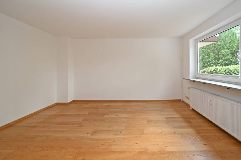 Immobilienangebot - Großhansdorf - Alle - Großzügige und ruhige 3 Zimmer Wohnung im Herzen von Schmalenbeck mit 2 Balkonen und 2 Stellplätzen!