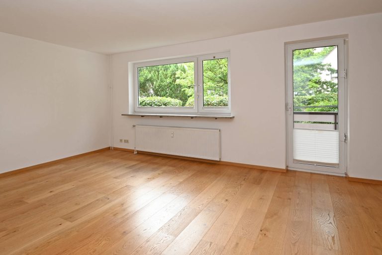 Immobilienangebot - Großhansdorf - Alle - Großzügige und ruhige 3 Zimmer Wohnung im Herzen von Schmalenbeck mit 2 Balkonen und 2 Stellplätzen!