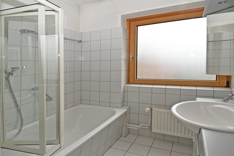 Immobilienangebot - Hamburg - Alle - Schöne 3,5 Zimmerwohnung mit Balkon im idyllischen Alstertal in HH-Sasel!