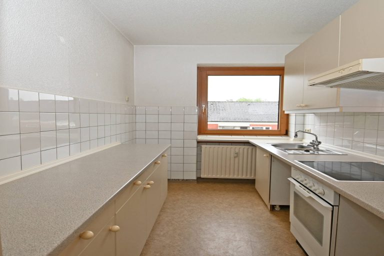 Immobilienangebot - Hamburg - Alle - Schöne 3,5 Zimmerwohnung mit Balkon im idyllischen Alstertal in HH-Sasel!