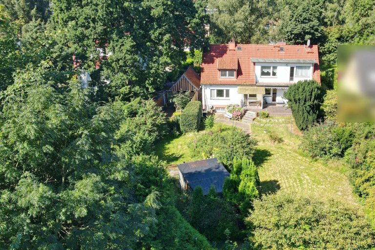 Immobilienangebot - Hamburg - Alle - Hummelsbüttel - vielseitiges Zuhause auf einem traumhaften Grundstück