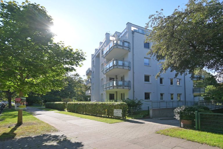 Immobilienangebot - Hamburg - Alle - Moderne 3 Zimmer Wohnung am Eppendorfer Moor mit 2 Balkonen, 2 Bädern und Garagenstellplatz!