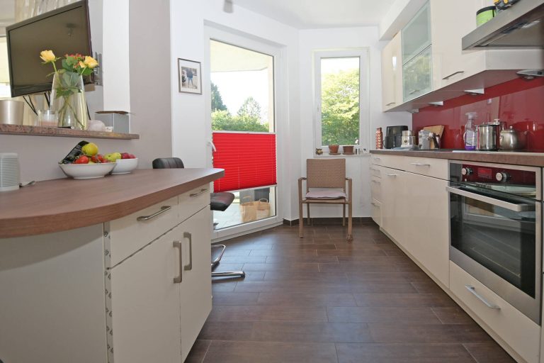 Immobilienangebot - Hamburg - Alle - Moderne 3 Zimmer Wohnung am Eppendorfer Moor mit 2 Balkonen, 2 Bädern und Garagenstellplatz!