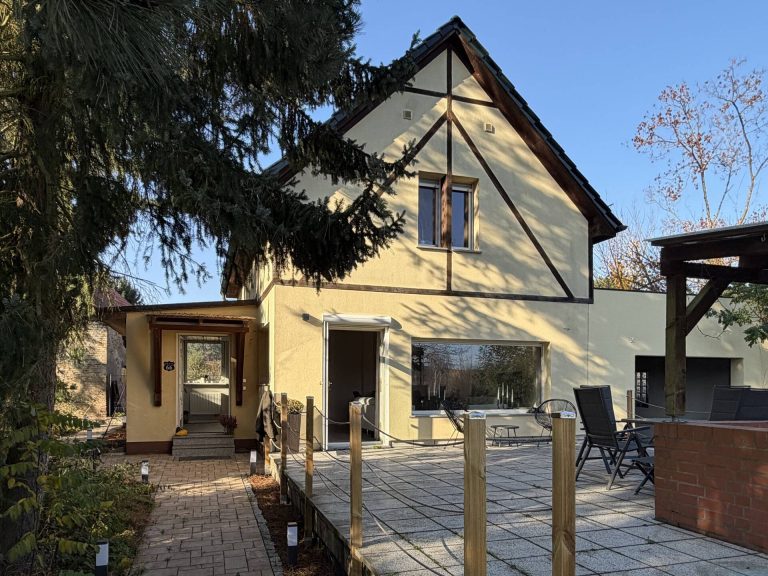 Immobilienangebot - Reichenwalde OT Kolpin - Alle - Ein Haus am See - Erstbezug nach Sanierung  und voll möbliert - Wohnen auf Zeit -  Nähe Bad Saarow