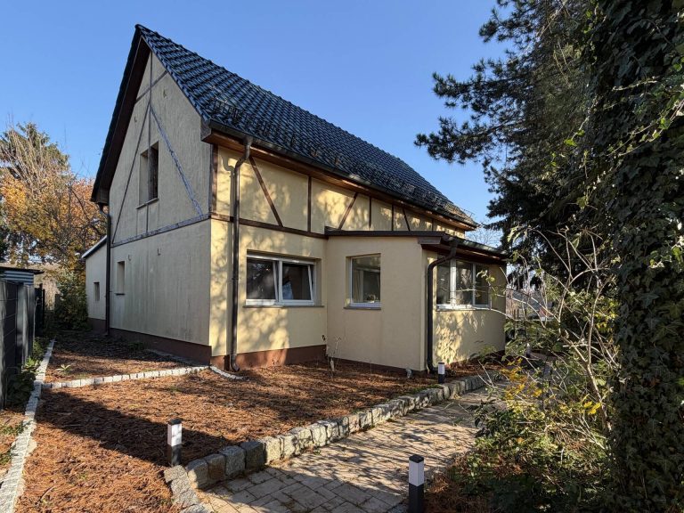 Immobilienangebot - Reichenwalde OT Kolpin - Alle - Ein Haus am See - Erstbezug nach Sanierung  und voll möbliert - Wohnen auf Zeit -  Nähe Bad Saarow