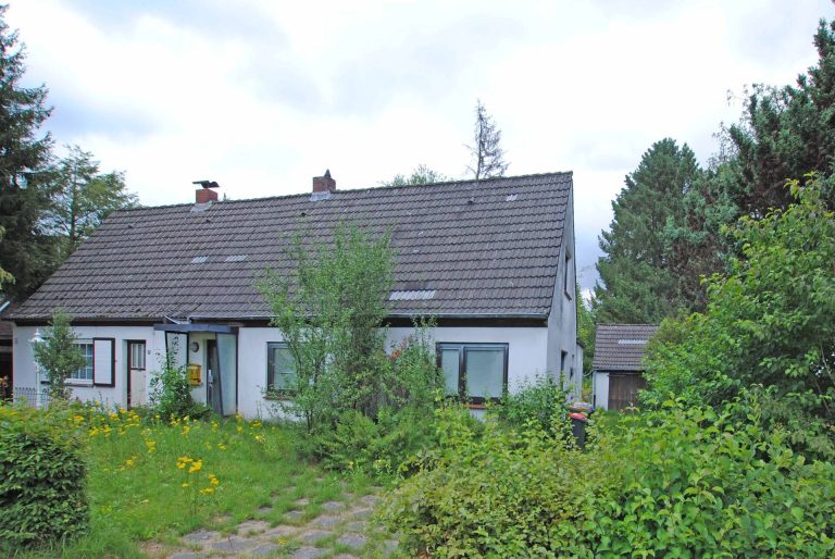 Immobilienangebot - Hamburg - Alle - Bestlage in Hamburg Bramfeld, großes Baugrundstück für eine Doppelhaushälfte mit 2 Einheiten!
