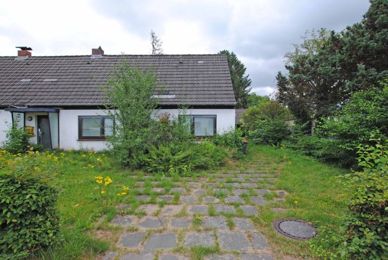 Immobilienangebot - Hamburg - Alle - Bestlage in Hamburg Bramfeld, großes Baugrundstück für eine Doppelhaushälfte mit 2 Einheiten!