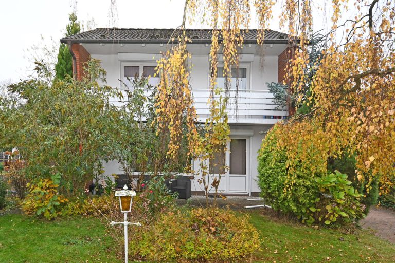 Immobilienangebot - Norderstedt / Harksheide - Alle - Einfamilienhaus in schöner Lage von Norderstedt mit großem Grundstück!