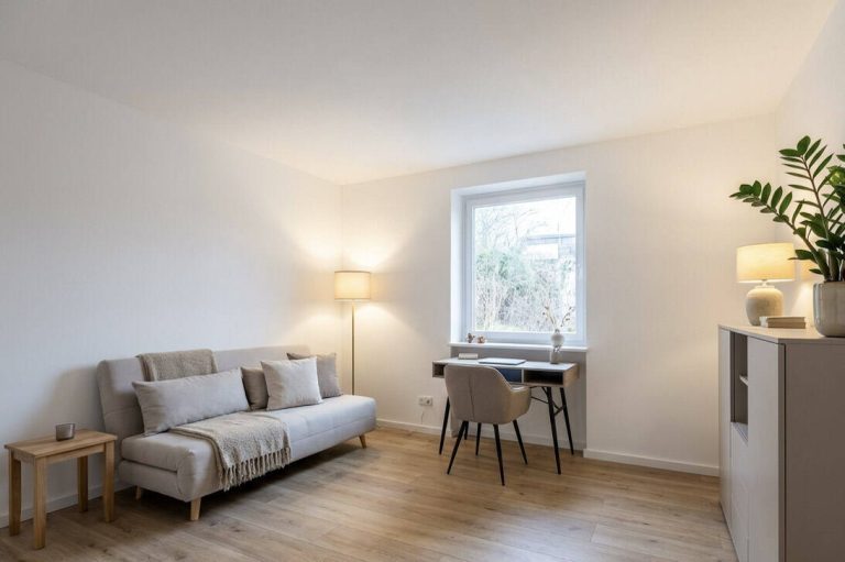Immobilienangebot - Hamburg - Alle - Sasel - Ihr Zuhause nach Maß: Bungalow mit Ausbaukonzept auf idyllischem Grundstück in zweiter Reihe