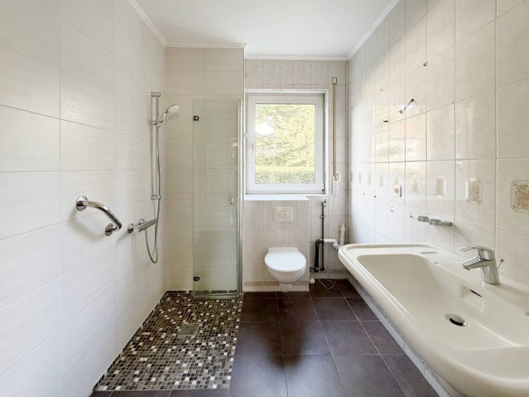 Immobilienangebot - Berlin / Rudow - Alle - Fast wie im Einfamilienhaus: sonnige Wohnung mit eigenem Garten in U-Bahnnähe
