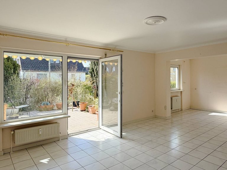 Immobilienangebot - Berlin / Rudow - Alle - Fast wie im Einfamilienhaus: sonnige Wohnung mit eigenem Garten in U-Bahnnähe