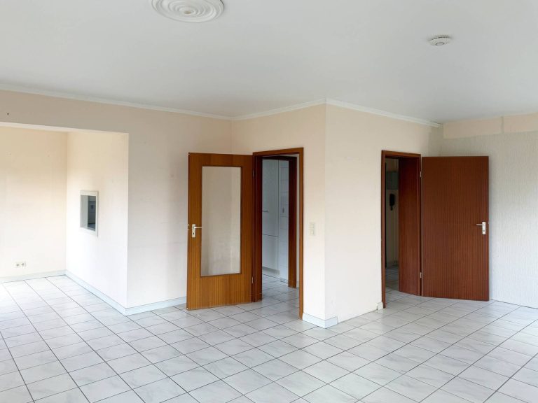 Immobilienangebot - Berlin / Rudow - Alle - Fast wie im Einfamilienhaus: sonnige Wohnung mit eigenem Garten in U-Bahnnähe