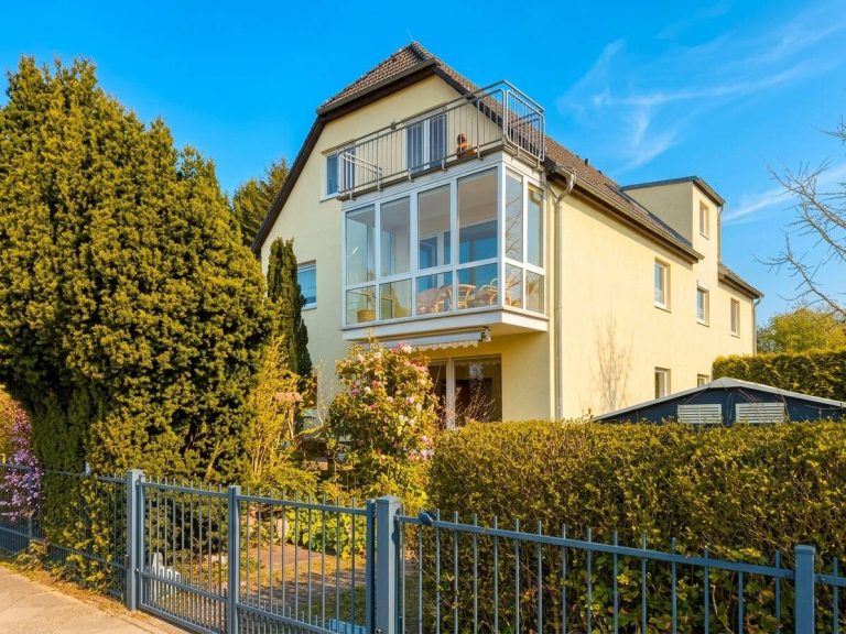 Immobilienangebot - Berlin / Rudow - Alle - Fast wie im Einfamilienhaus: sonnige Wohnung mit eigenem Garten in U-Bahnnähe