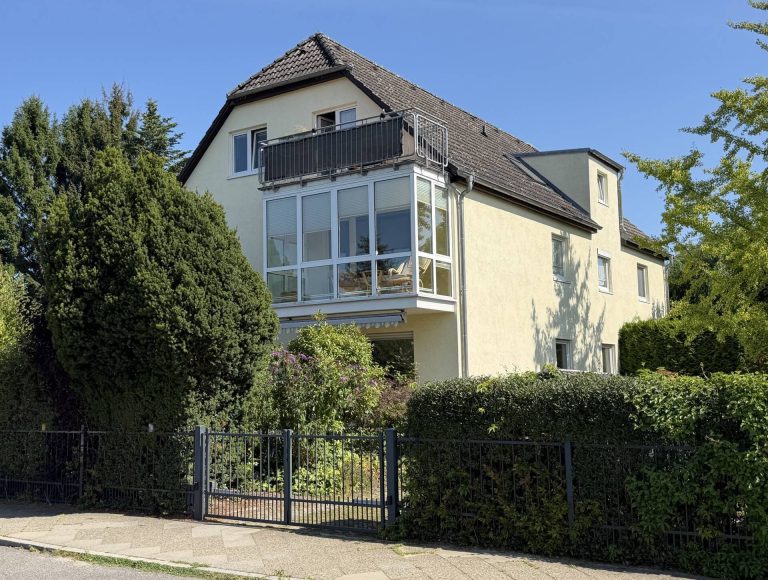 Immobilienangebot - Berlin / Rudow - Alle - Fast wie im Einfamilienhaus: sonnige Wohnung mit eigenem Garten in U-Bahnnähe