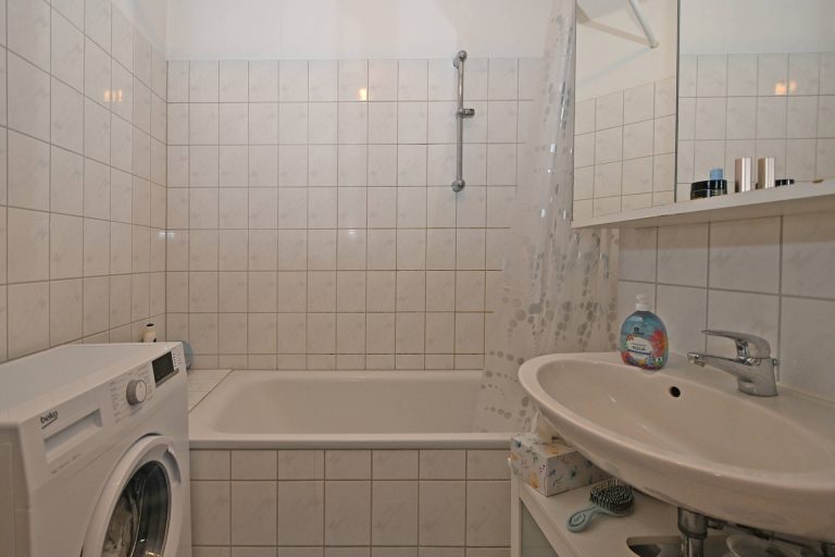 Immobilienangebot - Hamburg - Alle - Urbane 2 Zimmer Wohnung mit Balkon und Tiefgaragenstellplatz in Hamburg Wandsbek-
vermietet!