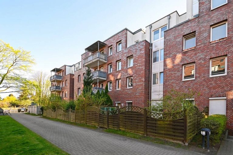 Immobilienangebot - Hamburg - Alle - Urbane 2 Zimmer Wohnung mit Balkon und Tiefgaragenstellplatz in Hamburg Wandsbek-
vermietet!