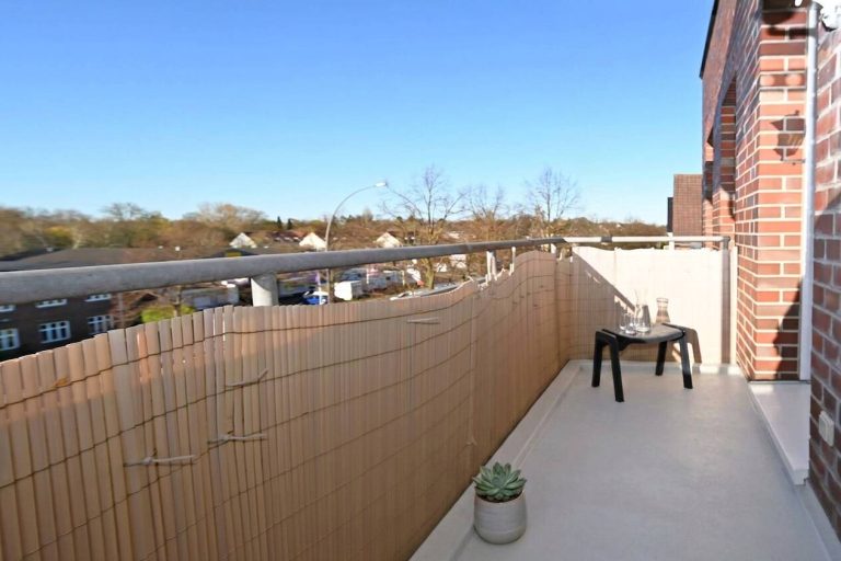 Immobilienangebot - Hamburg - Alle - Urbane 2 Zimmer Wohnung mit Balkon und Tiefgaragenstellplatz in Hamburg Wandsbek-
vermietet!