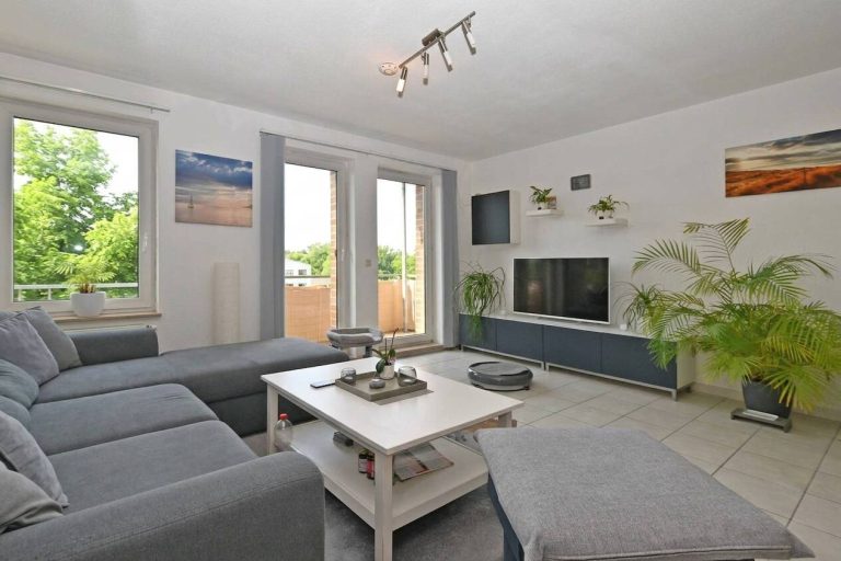 Immobilienangebot - Hamburg - Alle - Urbane 2 Zimmer Wohnung mit Balkon und Tiefgaragenstellplatz in Hamburg Wandsbek-
vermietet!