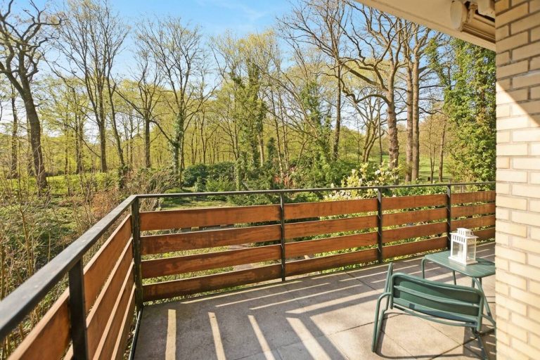 Immobilienangebot - Hamburg - Alle - Sonniges  Penthouse mitten in Blankenese mit grosser Terrasse und Blick in den Goßlers Park