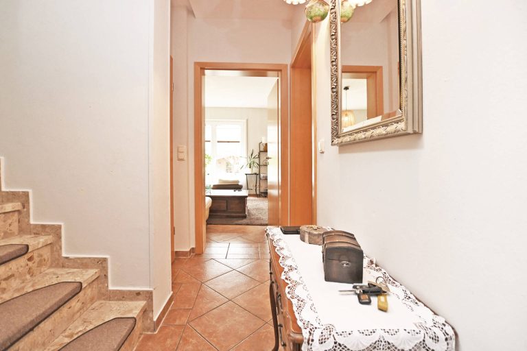 Immobilienangebot - Hamburg - Alle - Eindrucksvoller Rotklinkerbau mit hervorragender Raumaufteilung