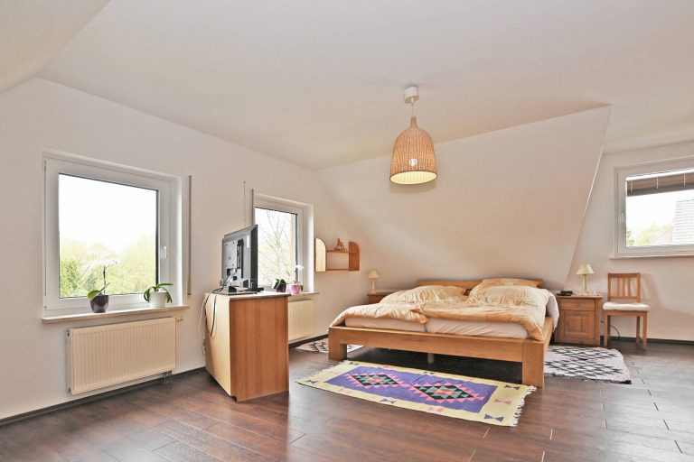 Immobilienangebot - Hamburg - Alle - Eindrucksvoller Rotklinkerbau mit hervorragender Raumaufteilung