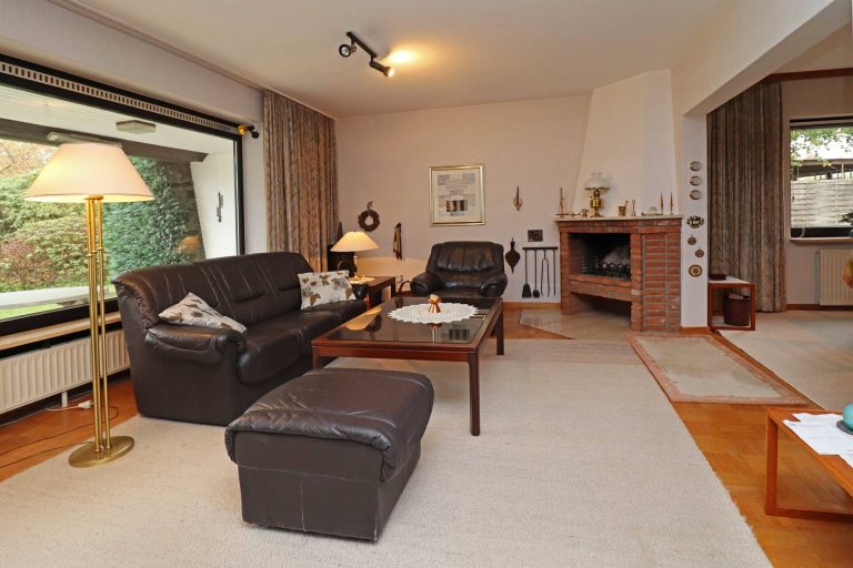 Immobilienangebot - Henstedt-Ulzburg - Alle - Henstedt-Rhen: Familienfreundliche Doppelhaushälfte mit Garage, Carport und schönem Garten