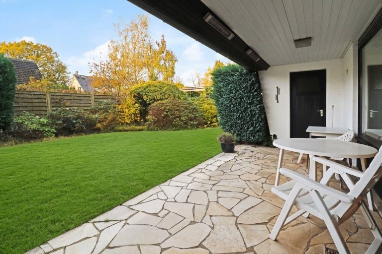 Immobilienangebot - Henstedt-Ulzburg - Alle - Henstedt-Rhen: Familienfreundliche Doppelhaushälfte mit Garage, Carport und schönem Garten