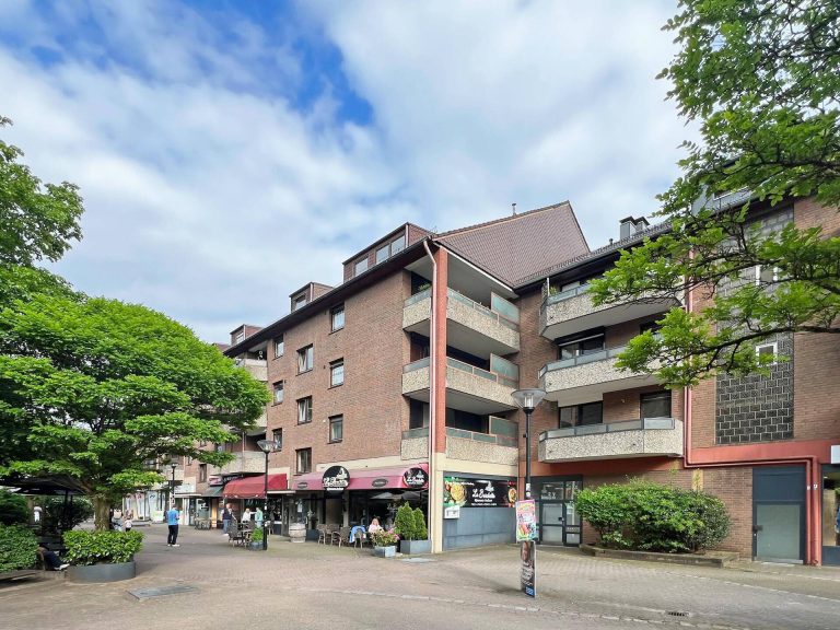 Immobilienangebot - Hamburg - Alle - Urbanes Wohnen im lebendigen, grünen Zentrum von Niendorf mit zwei Balkonen & TG-Stellplatz