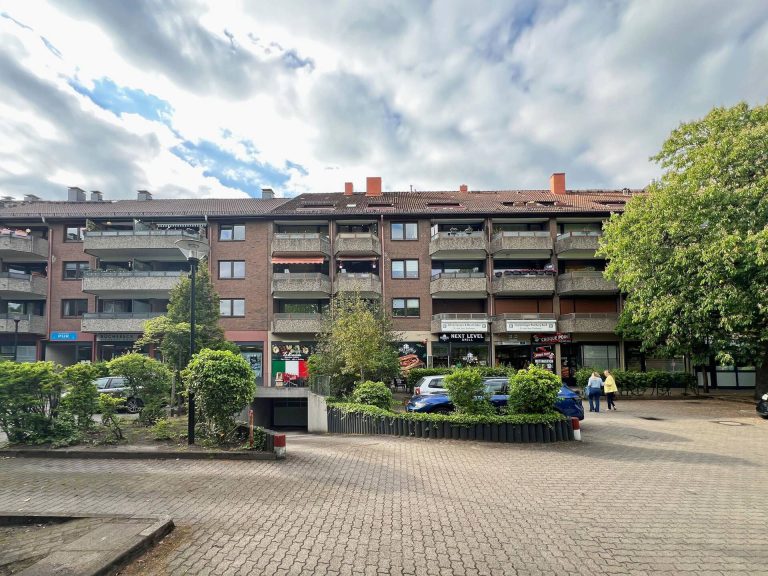 Immobilienangebot - Hamburg - Alle - Urbanes Wohnen im lebendigen, grünen Zentrum von Niendorf mit zwei Balkonen & TG-Stellplatz