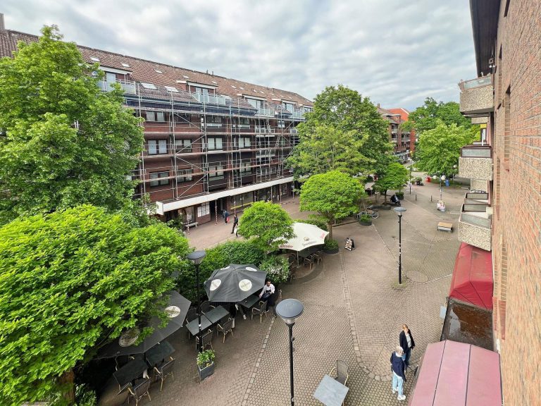 Immobilienangebot - Hamburg - Alle - Urbanes Wohnen im lebendigen, grünen Zentrum von Niendorf mit zwei Balkonen & TG-Stellplatz