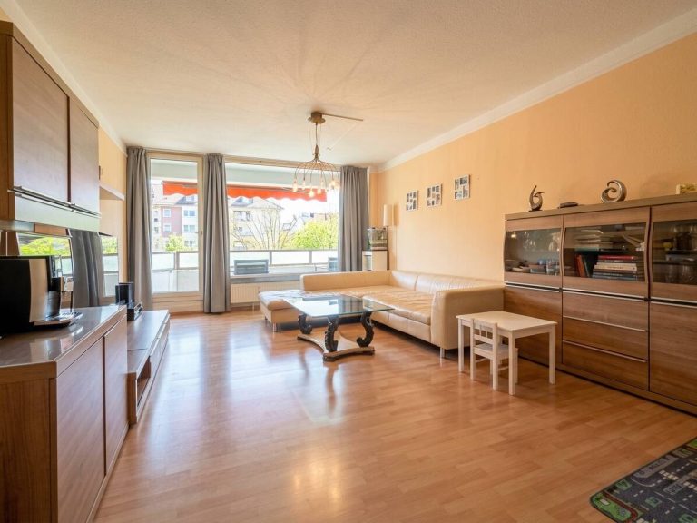 Immobilienangebot - Hamburg - Alle - Urbanes Wohnen im lebendigen, grünen Zentrum von Niendorf mit zwei Balkonen & TG-Stellplatz