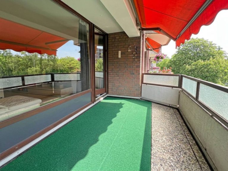 Immobilienangebot - Hamburg - Alle - Urbanes Wohnen im lebendigen, grünen Zentrum von Niendorf mit zwei Balkonen & TG-Stellplatz