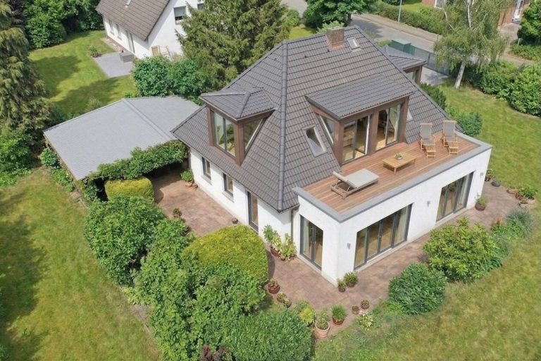 Immobilienangebot - Hamburg - Alle - Attraktives Sanierungskonzept: Einfamilienhaus in besonderer Lage Volksdorf mit großem Grundstück