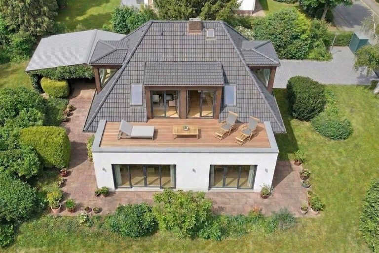 Immobilienangebot - Hamburg - Alle - Attraktives Sanierungskonzept: Einfamilienhaus in besonderer Lage Volksdorf mit großem Grundstück