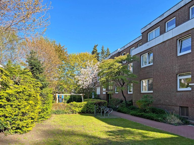 Immobilienangebot - Hamburg - Lokstedt - Alle - Gepflegte 4-Zi-Wohnung in ruhiger Sackgasse mit herrlichem Südbalkon & Tiefgaragenstellplatz