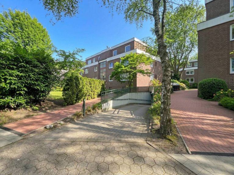 Immobilienangebot - Hamburg - Lokstedt - Alle - Gepflegte 4-Zi-Wohnung in ruhiger Sackgasse mit herrlichem Südbalkon & Tiefgaragenstellplatz