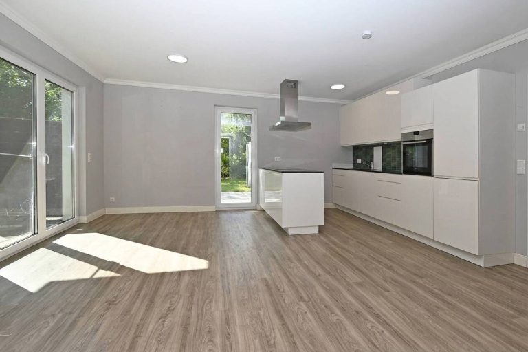 Immobilienangebot - Siek - Alle - Zeitlos - modernes Zinshaus nach aktuellen energetischen Standards in begehrter Lage von Siek.