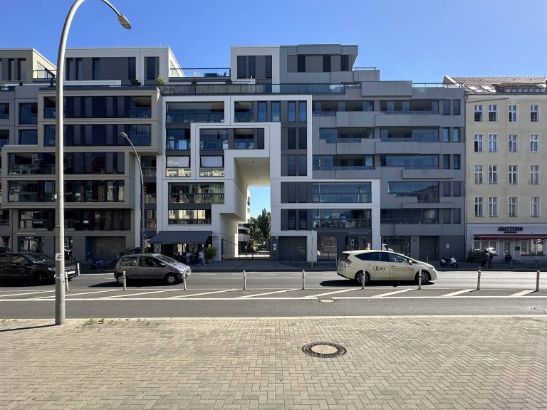 Immobilienangebot - Berlin - Alle - Gute Rendite! Vermietete Wohnung mit Grünblick in geschlossener Eigentumsanlage, nahe BND + Charité