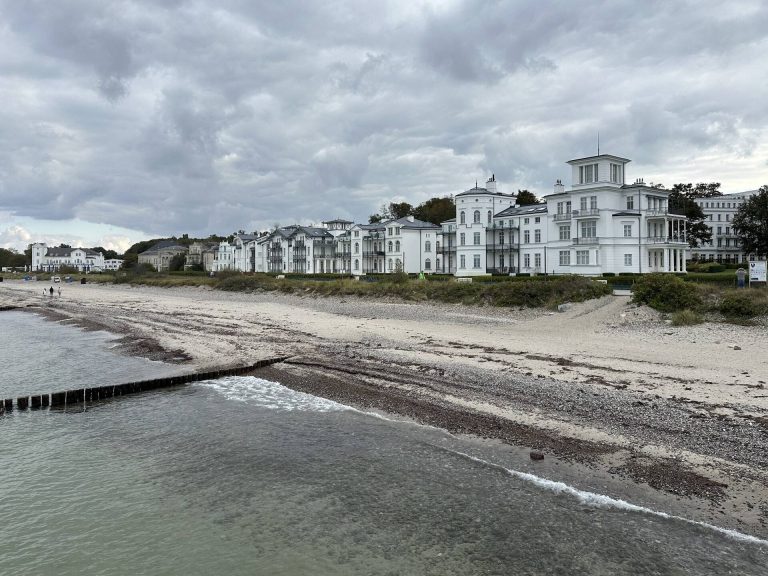 Immobilienangebot - Bad Doberan / Heiligendamm - Alle - Nicht weit zum Strand - kleine moderne Penthousewohnung in Heiligendamm