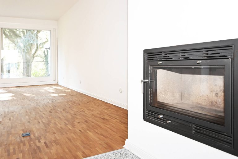 Immobilienangebot - Hamburg / Alsterdorf - Alle - Helle, sonnige Eigentumswohnung - Ruhiges, grünes Wohnen direkt am Alsterlauf mit Kamin und TG