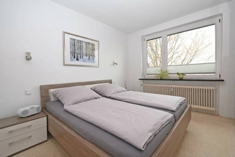 Immobilienangebot - Oststeinbek - Alle - Traumhafte und renovierte 3 Zimmer ETW mit Tiefgarage und Balkon in schöner Lage von Oststeinbek.