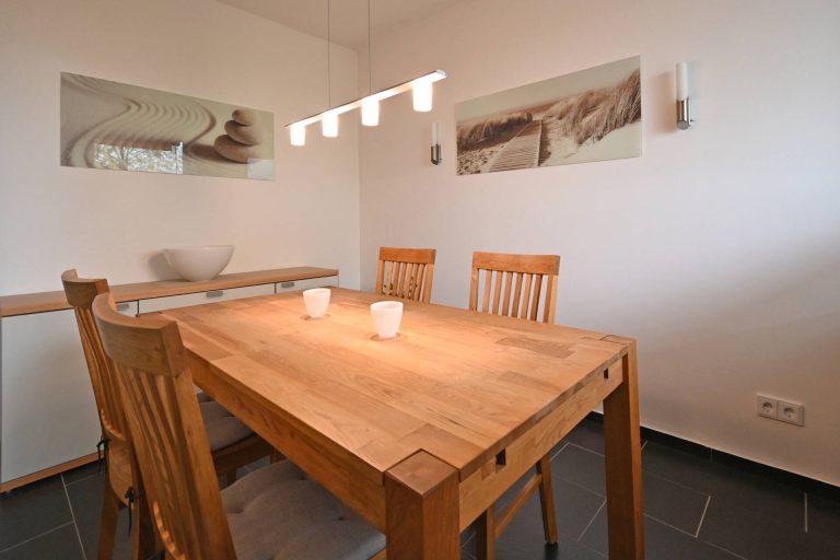 Immobilienangebot - Oststeinbek - Alle - Traumhafte und renovierte 3 Zimmer ETW mit Tiefgarage und Balkon in schöner Lage von Oststeinbek.
