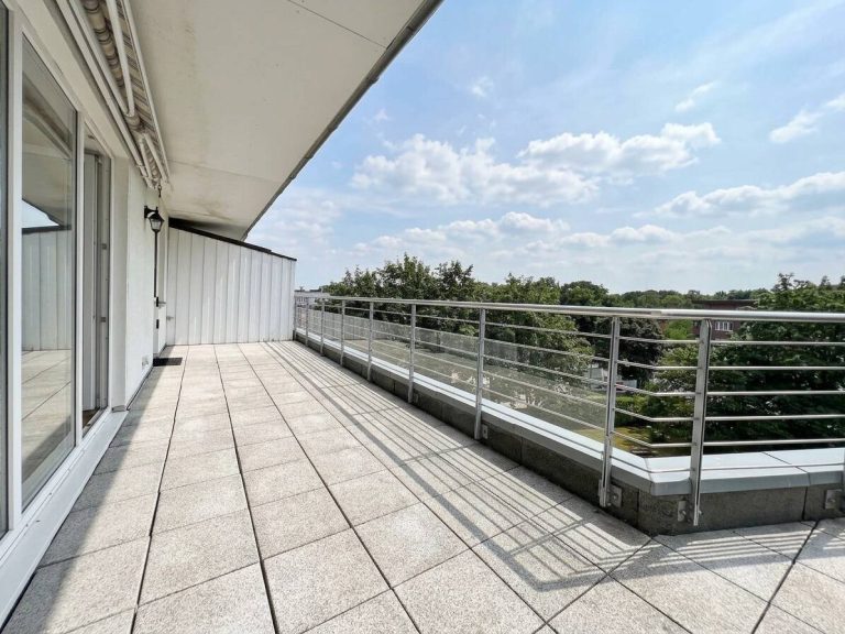 Immobilienangebot - Hamburg - Alle - Helle, moderne Endetage mit beeindruckender Dachterrasse  in guter Lage von Lohbrügge