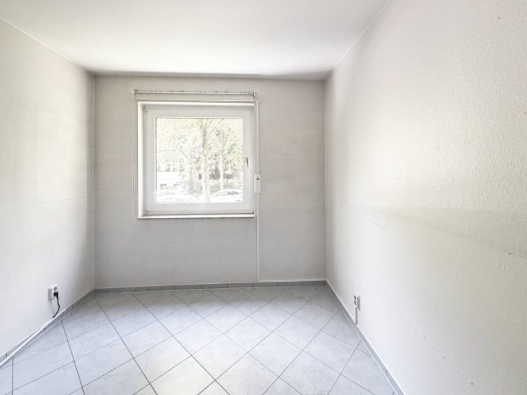 Immobilienangebot - Berlin - Alle - Hochparterrewohnung mit großem Balkon in Bestlage Friedenau!