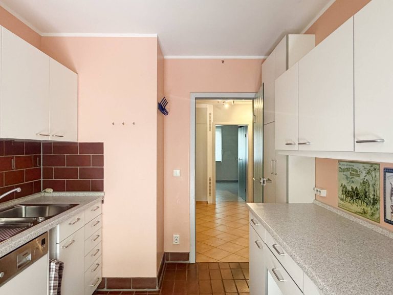 Immobilienangebot - Berlin - Alle - Hochparterrewohnung mit großem Balkon in Bestlage Friedenau!